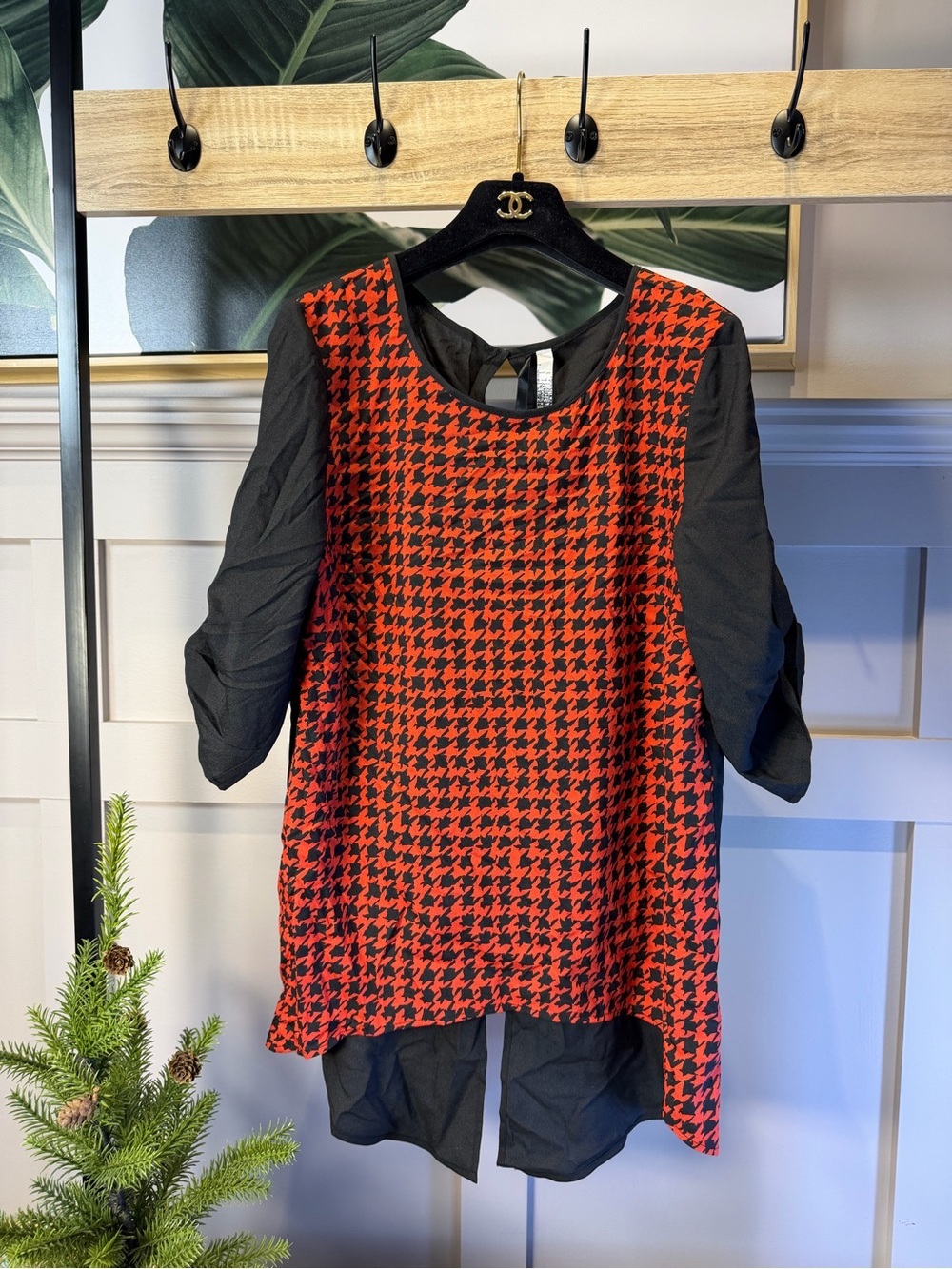 Kensie Red & Black Houndstooth Layered Blouse